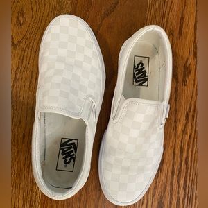 Women’s checkered white vans size 8